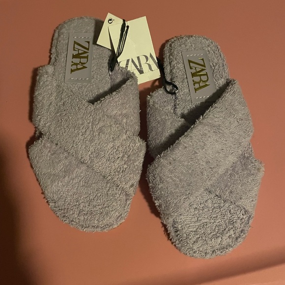 Shoes - Zara slippers NWT